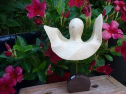 J-43 | schwingend | Pappel (auf Holzbogen) | 18/14/7 cm